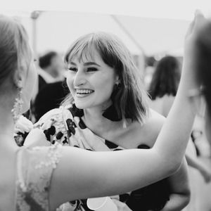 Meet your Posher, Issy